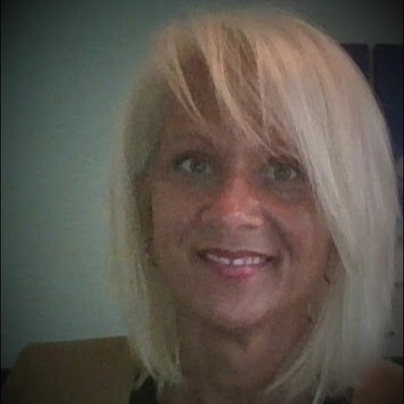 Meet your Posher, April - Picture 1 of 1